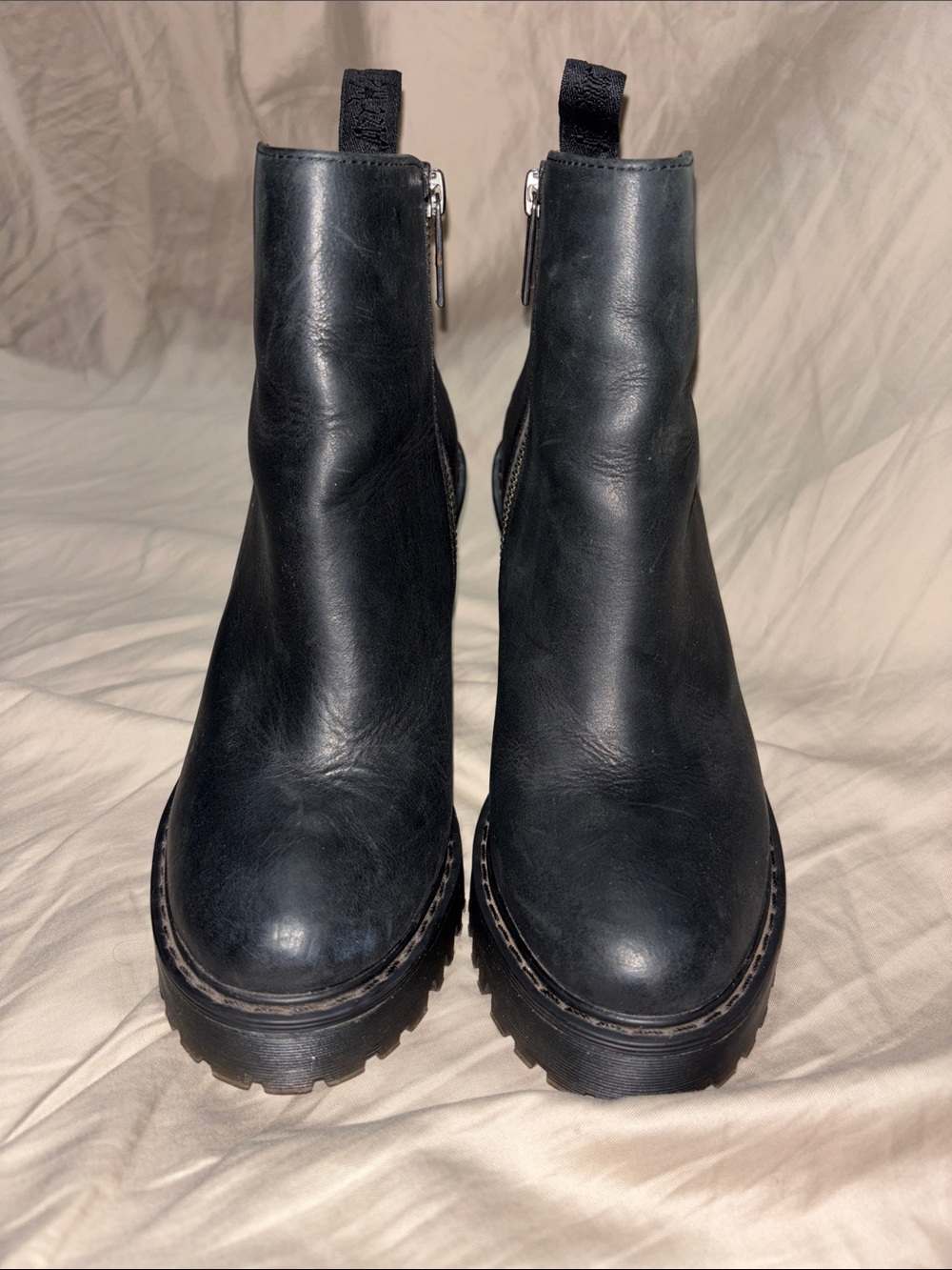 Dr. Martens Magdalena boots - Picture 2 of 9